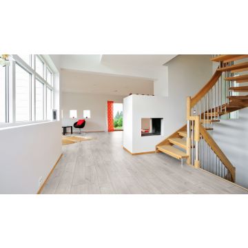 Excel 4V Range Polar Oak AC4 Laminate Flooring -  8mm x 193mm x 1380mm - Pack covers 2.131m2
