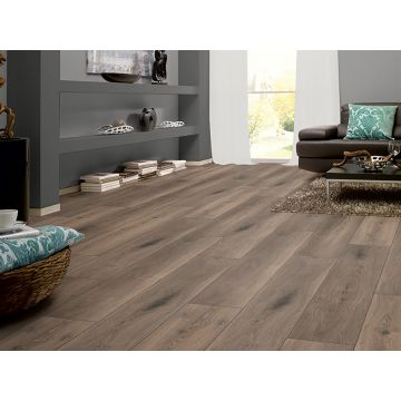 Dynamic Plus 4V Range Derby Oak Laminate Flooring AC4 - 8mm x 193mm x 1380mm - Pack covers 2.131m2 
