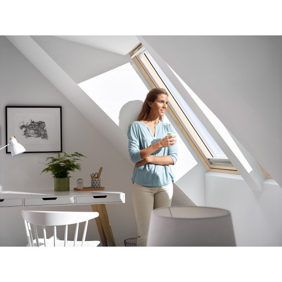 Velux Centre-Pivot White Painted Roof Window 780x1180 GGL MK06 2070